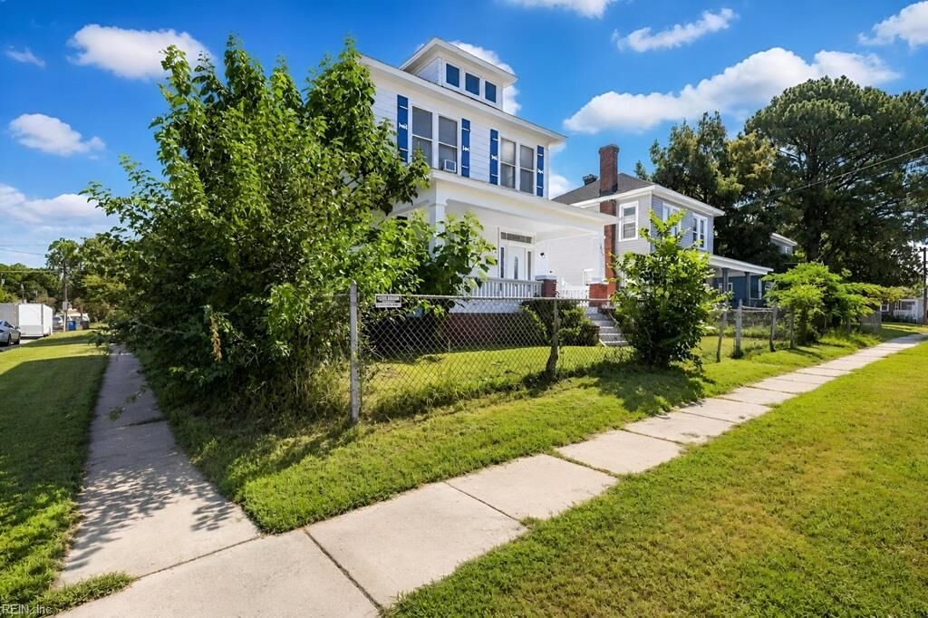 Property Photo: 2114 Chestnut Ave VA 23607