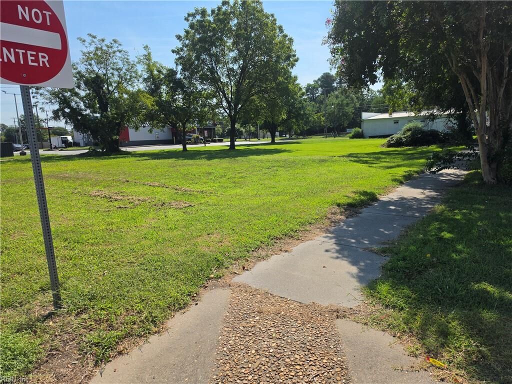 Property Photo:  300 15th Street Rd  VA 23181 