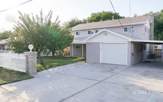 Property Photo: 281 E Lubken Ave CA 93545