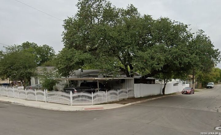 Property Photo: 403 Viendo TX 78201