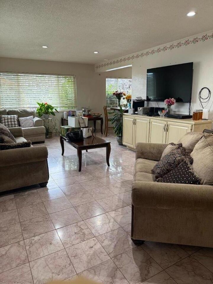 Property Photo:  2 Perez Circle  CA 93906 