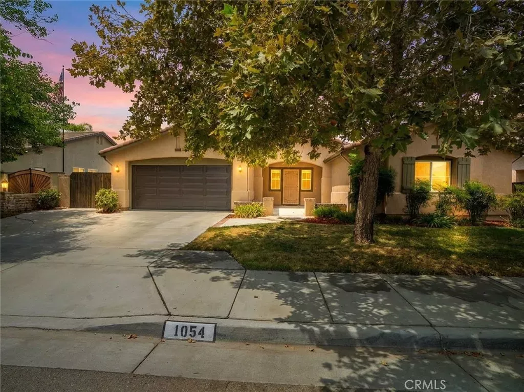 Property Photo:  1054 Waterleaf  CA 92582 