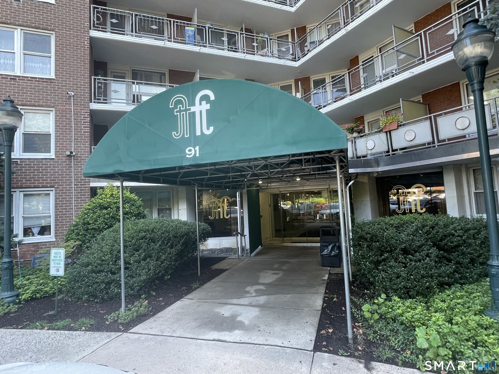 Property Photo:  91 Strawberry Hill Avenue 424  CT 06902 