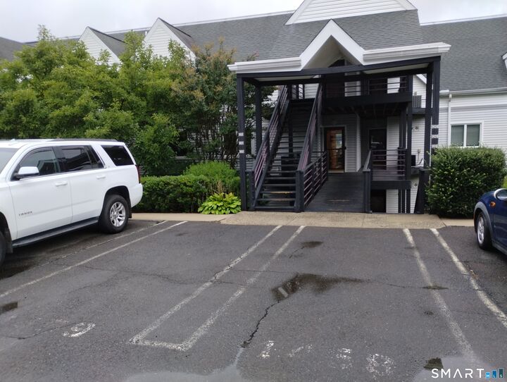 Property Photo:  1427 Windward Road 1427  CT 06461 