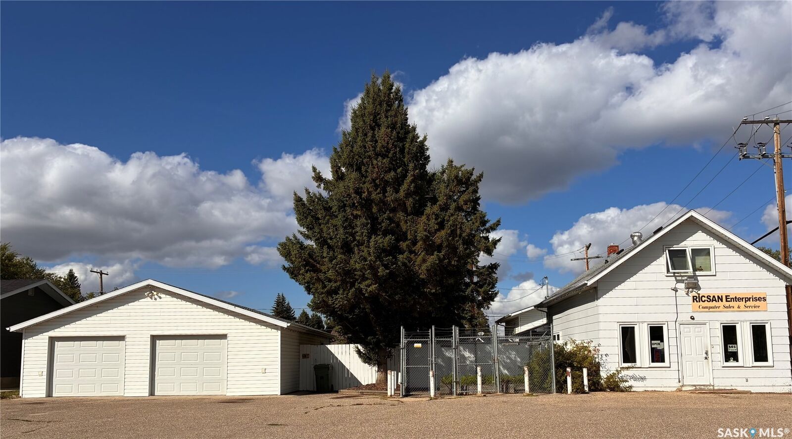 Property Photo: 301 7th Avenue W SK S0E 1E0