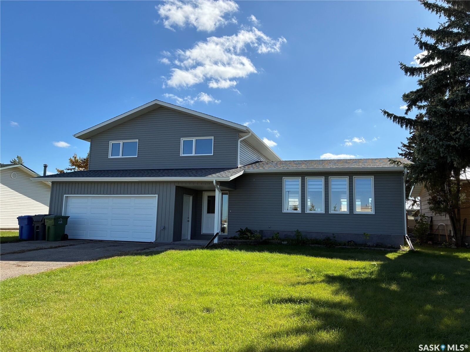 Property Photo: 242 York Road E SK S3N 3M5