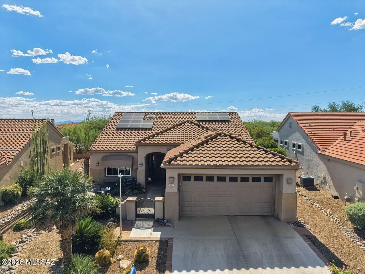 Property Photo: 922 E Welton Drive AZ 85755