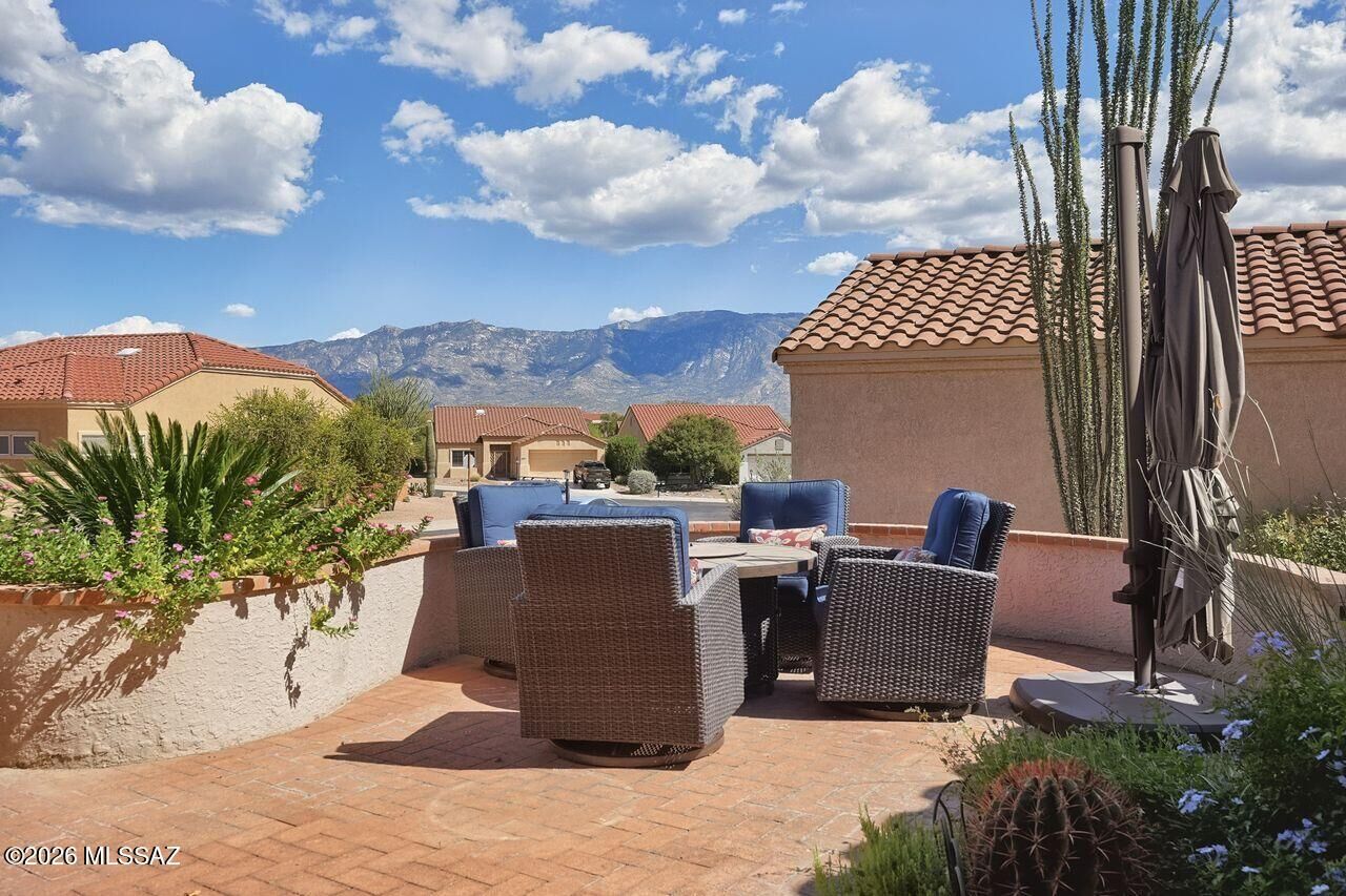Property Photo: 922 E Welton Drive AZ 85755