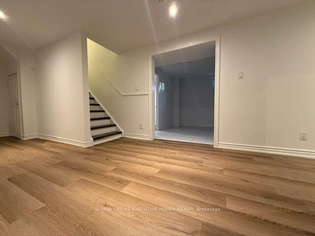 Property Photo:  66 Foundry Crescent Lower  ON L3P 6N7 