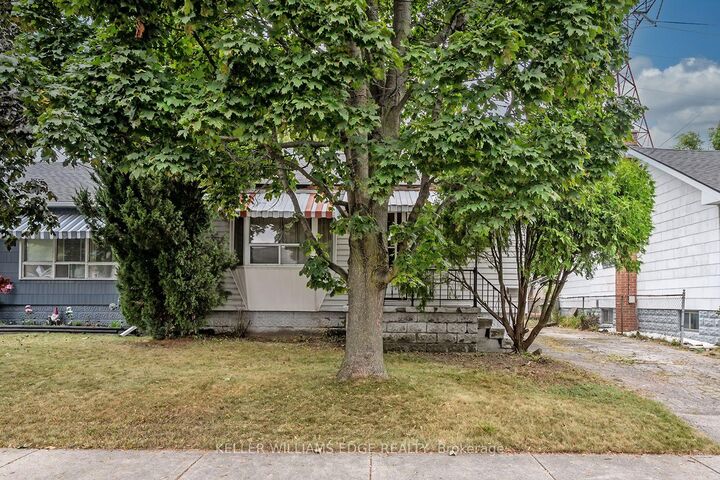 Property Photo:  129 Selkirk Avenue  ON L8H 5M1 