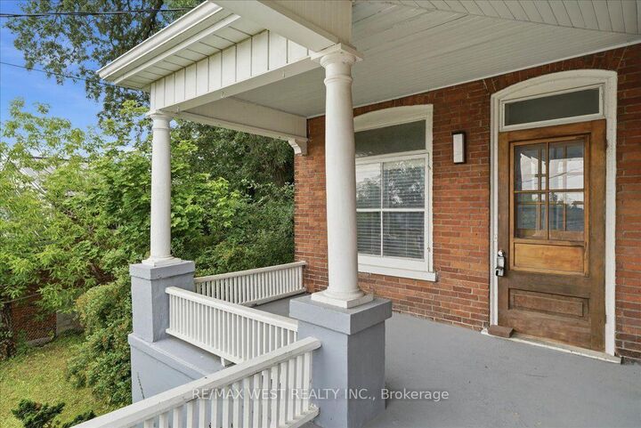 Property Photo:  45 Catharine Street  ON K8P 1L6 