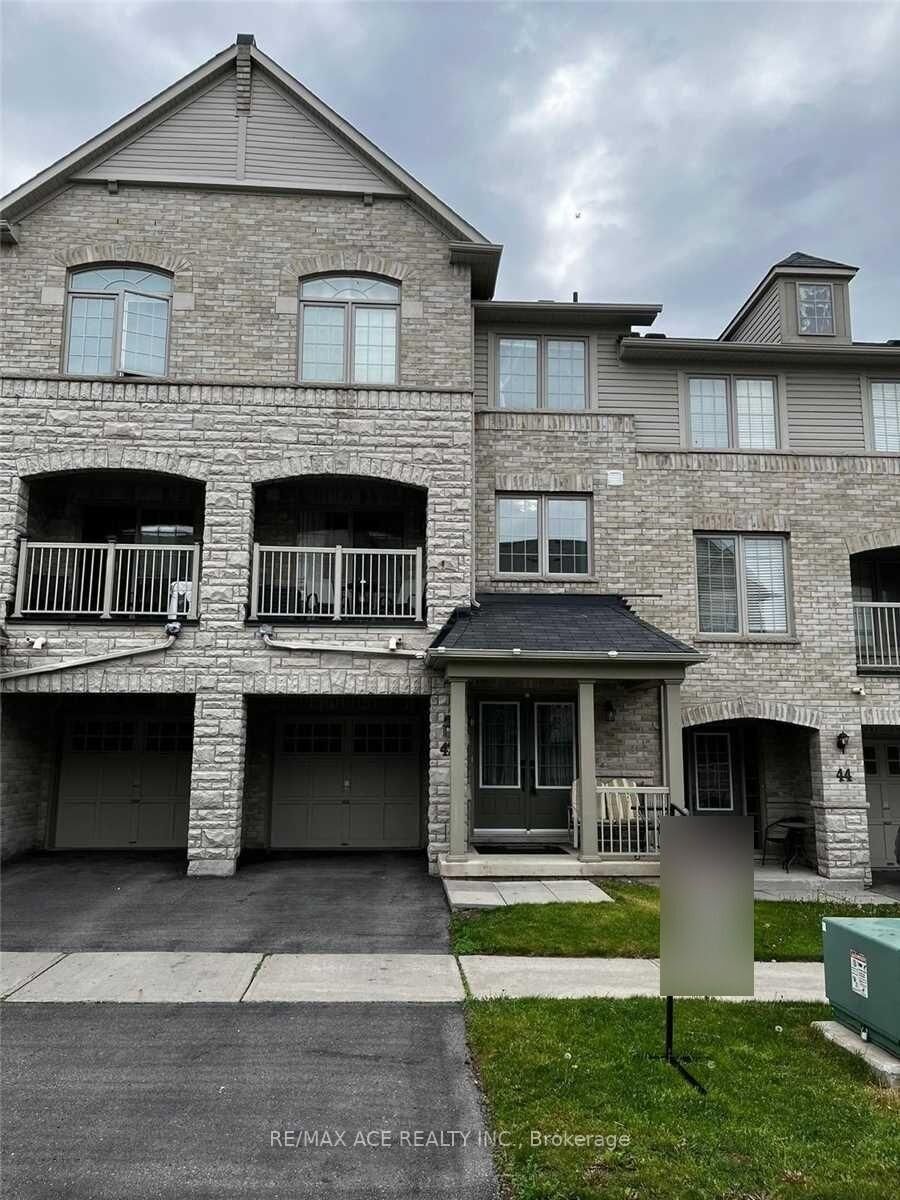 Property Photo:  42 Linnell Street  ON L1Z 0K8 
