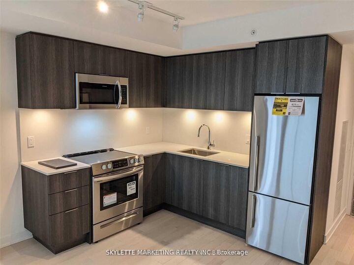 Property Photo:  25 Richmond Street E 1011  ON M5C 0A6 