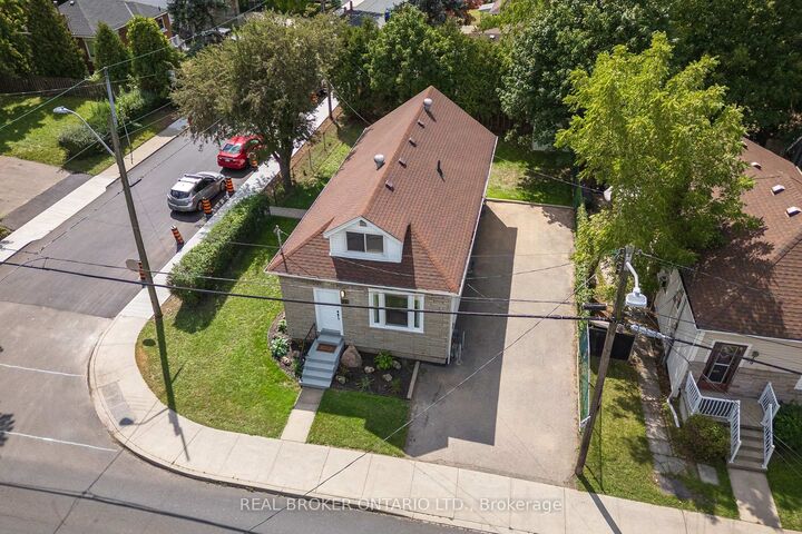 Property Photo: 95 Fennell Avenue W ON L9C 1E9