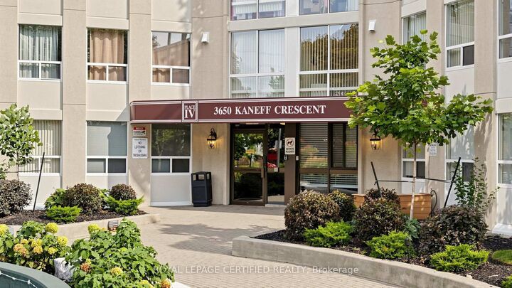 Property Photo: 3650 Kaneff Crescent 802 ON L5A 4A1