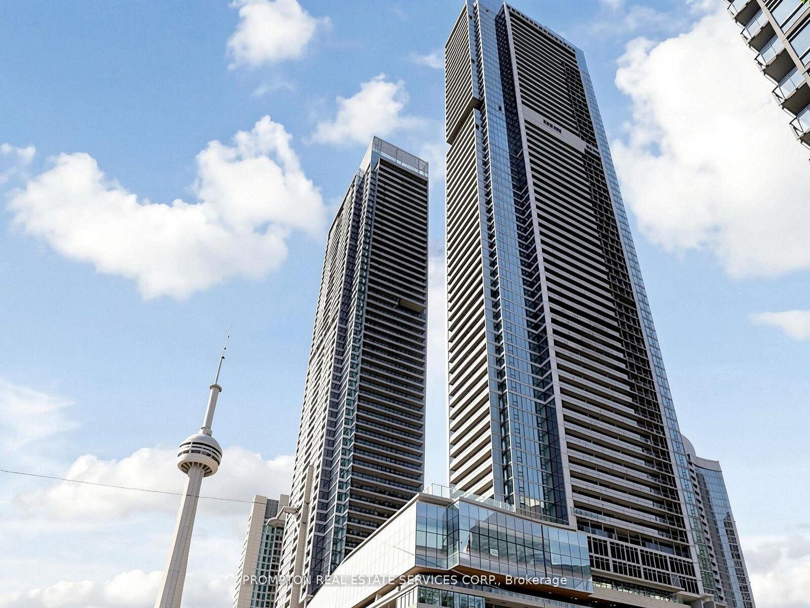 Property Photo:  3 Concord City Place Way 931  ON M5V 0X4 