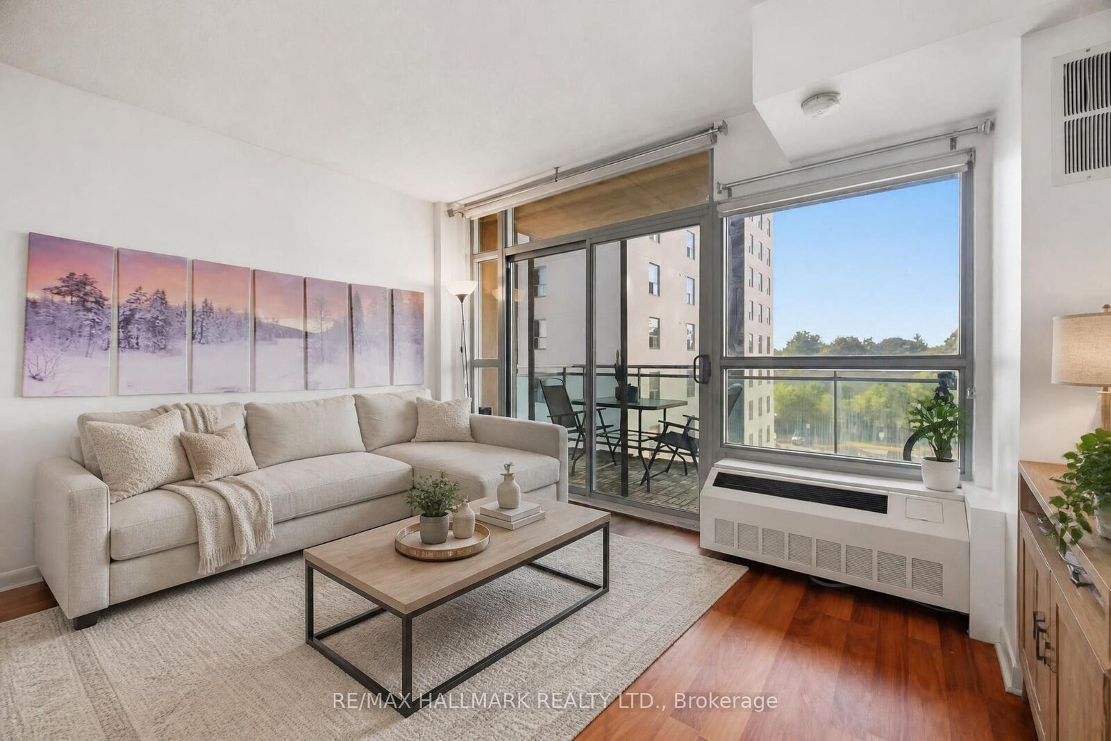 Property Photo: 2464 Weston Road 505 ON M9N 2A2