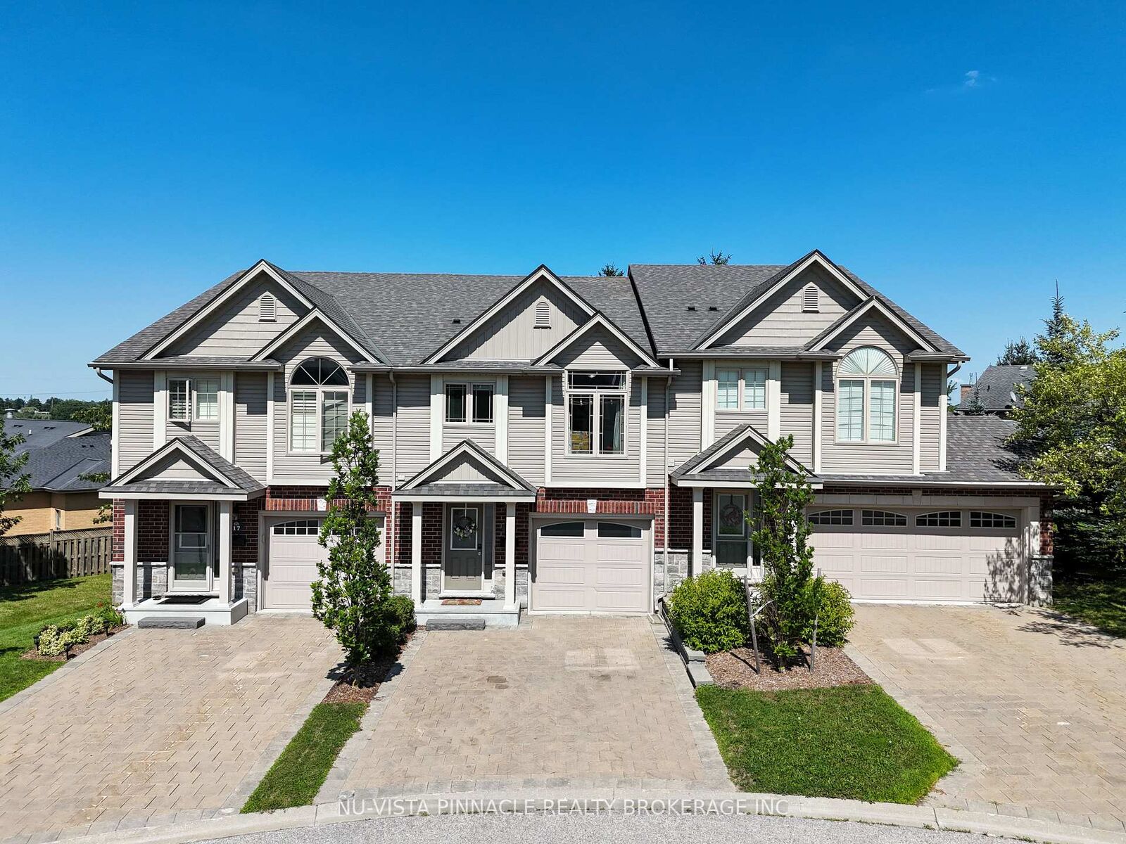 Property Photo: 176 Ferguson Drive 18 ON N4V 0C6