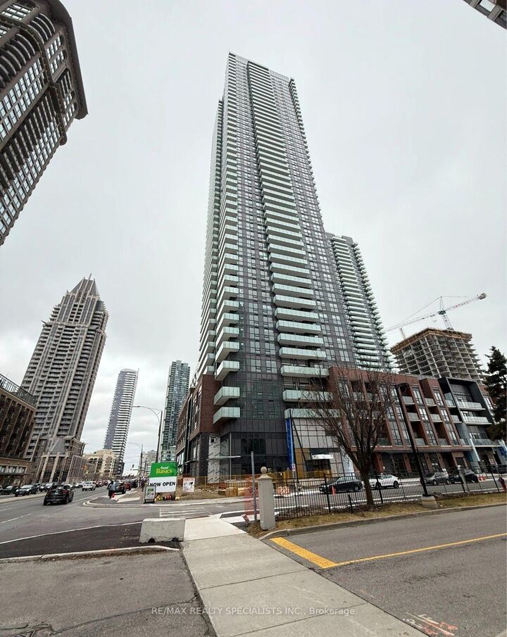 Property Photo: 430 Square One Drive 3610 ON L5B 0L6