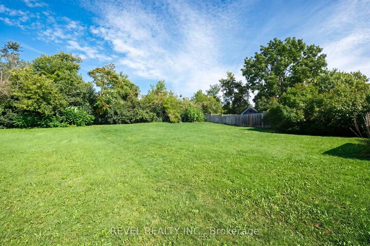 Property Photo: 176 Towerhill Road ON K9H 7M8