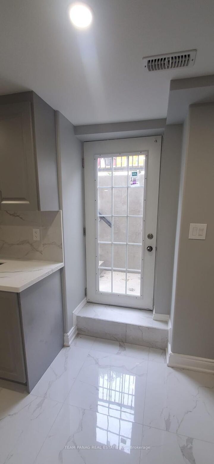 Property Photo:  162 Luella Crescent (Lower)  ON L7A 3H8 