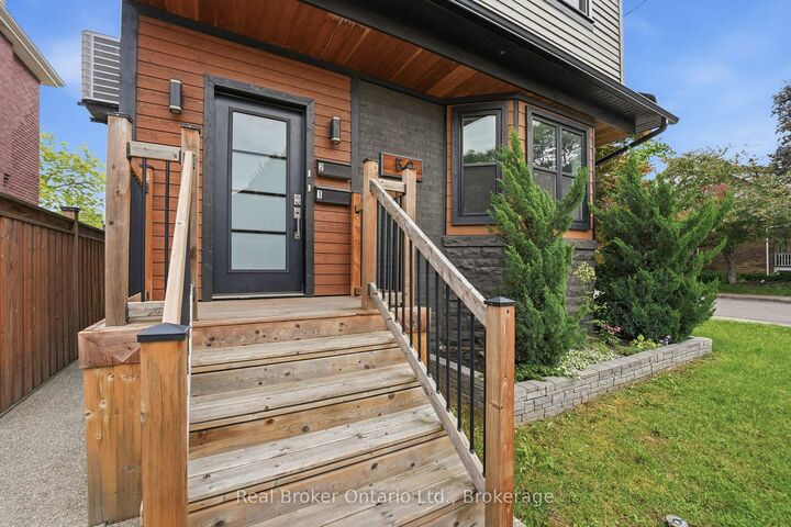 Property Photo:  58 Rosslyn Avenue N Unit 2  ON L8L 7P4 