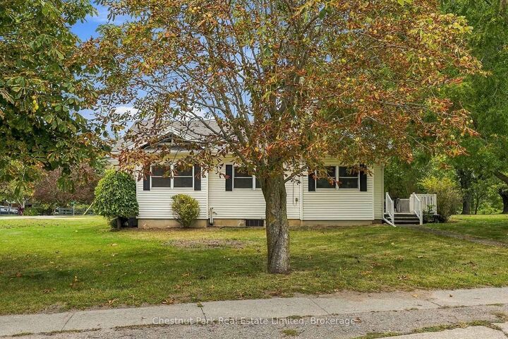 Property Photo:  10 Northport Street  ON K0K 2T0 