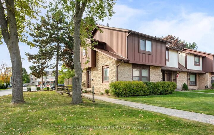 Property Photo: 6650 Falconer Drive 1 ON L5N 1B5