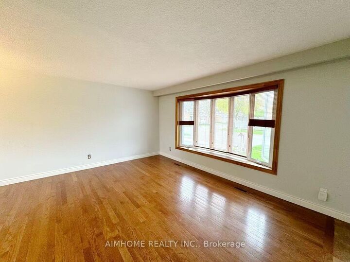 Property Photo: 1597 Newlands Crescent ON L7M 1P2