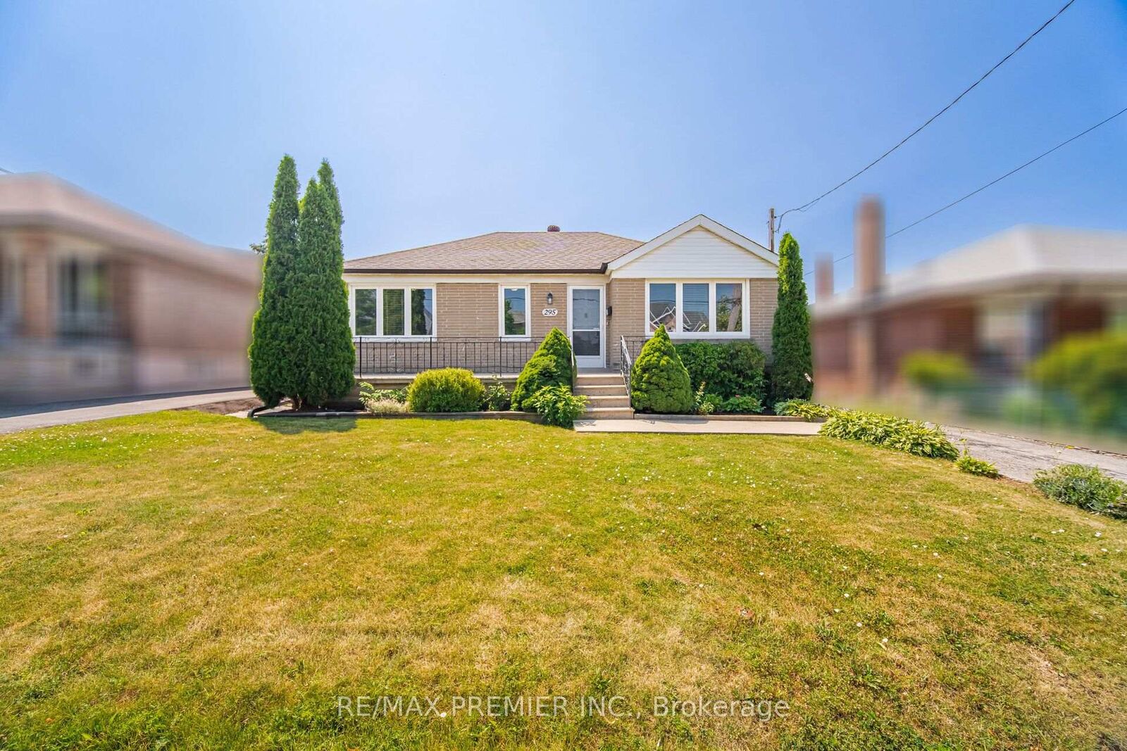 Property Photo:  295 Falstaff Avenue  ON M6L 2G4 