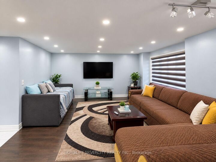 Property Photo:  483 Ontario Street  ON N4V 1G7 