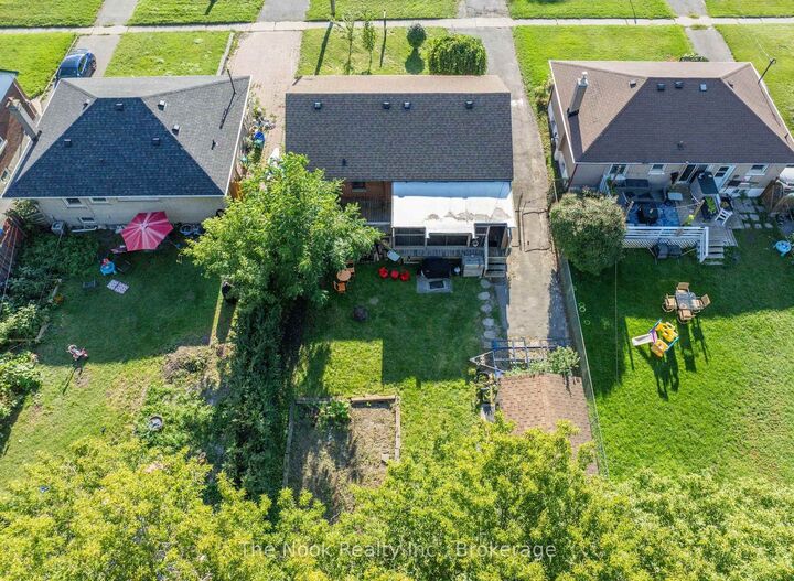 Property Photo: 257 Wilson Road S ON L1H 6C4