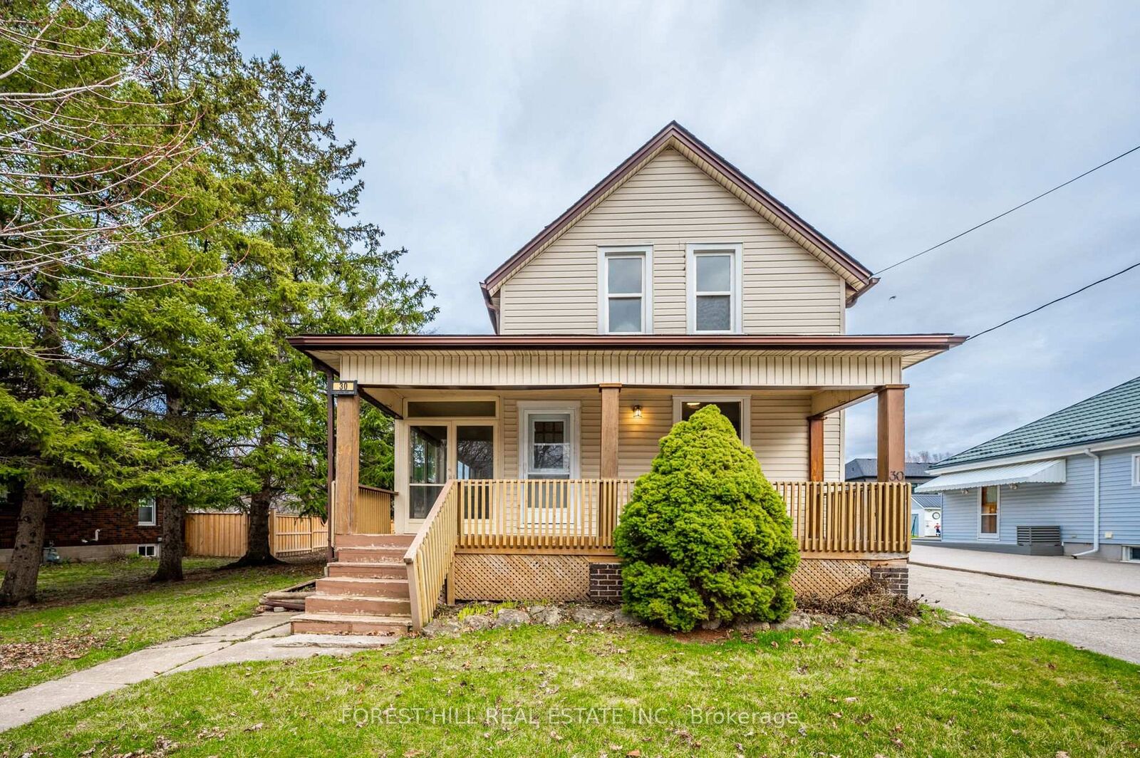 Property Photo:  30 Robert Street  ON L9T 1G5 
