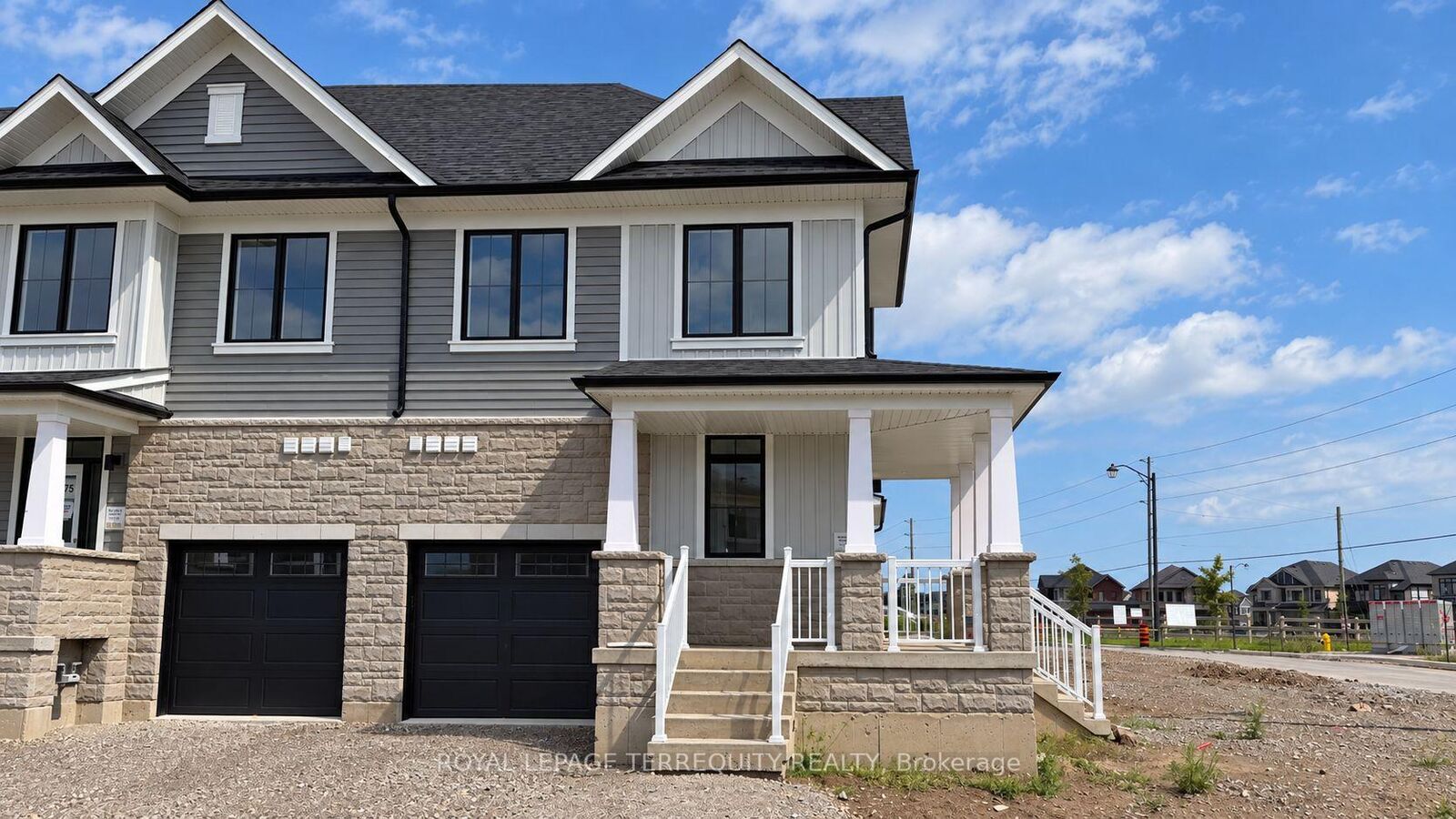 Property Photo: 2 Elite Crescent ON N3W 0L1