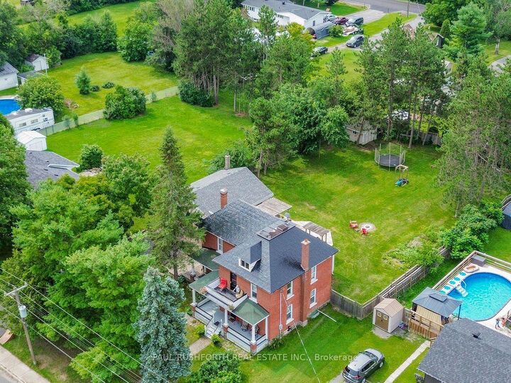 Property Photo:  100 Poole Street  ON K7S 1J2 