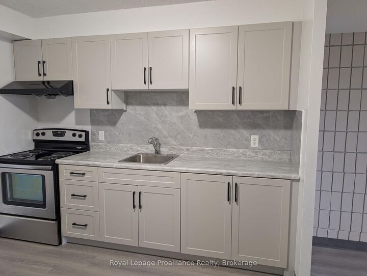 Property Photo:  1837 Lansdowne Street W 4  ON K9K 1R4 