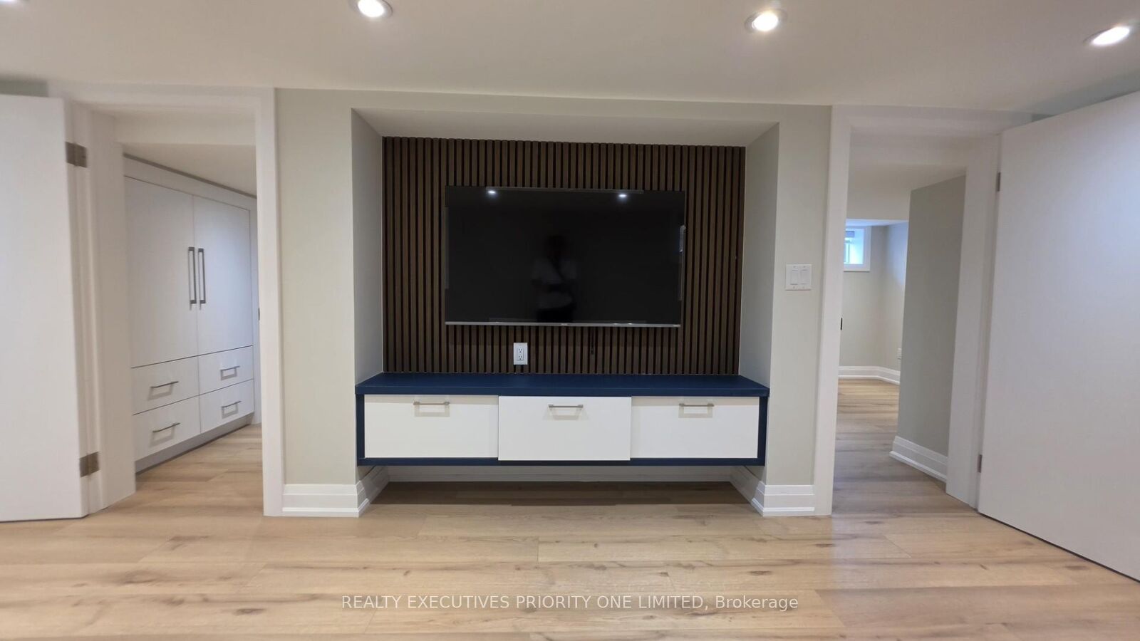 Property Photo:  10 Lascelles Boulevard Basement  ON M4V 2B5 