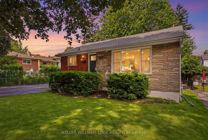 Property Photo:  312 Upper Paradise Road  ON L9C 5C4 