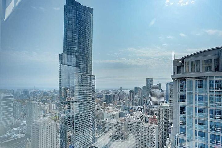 Property Photo:  763 Bay Street 4804  ON M5G 2R3 