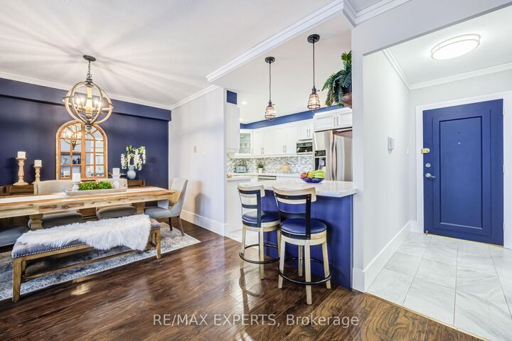 Property Photo:  130 Neptune Drive 1104  ON M6A 1X5 