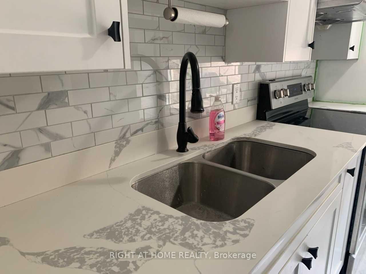 Property Photo:  16 Rexdale Boulevard 30  ON M9W 5Z3 