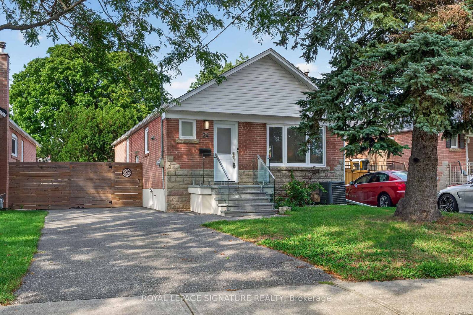 Property Photo:  24 Glenshaw Crescent  ON M4B 2C9 