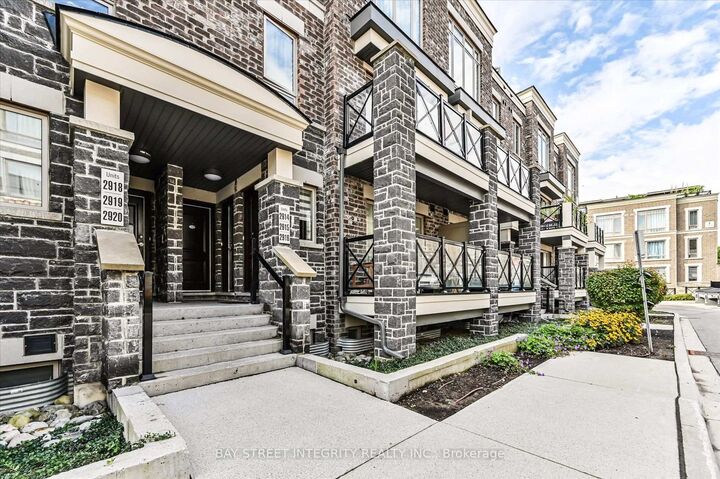 Property Photo: 15 Westmeath Lane 2916 ON L6B 1N5