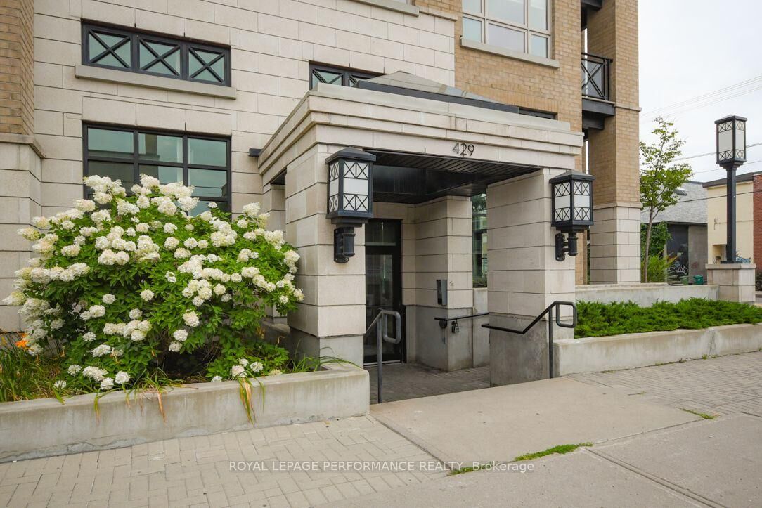 Property Photo:  429 Kent Street 518  ON K2P 1B5 