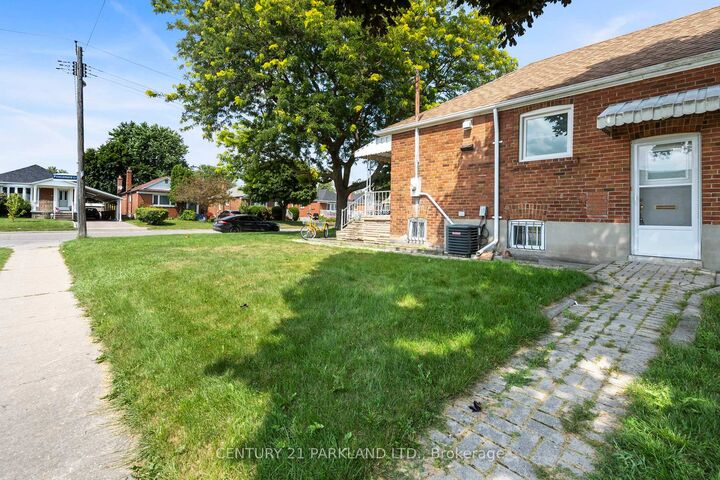 Property Photo:  35 Princemere Crescent Bsmt  ON M1R 3X1 