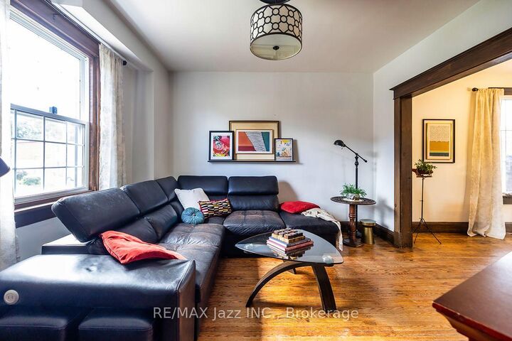 Property Photo:  180 Olive Avenue  ON L1H 2P2 