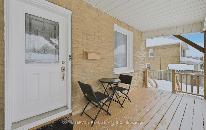 Property Photo:  14 Liberty Place  ON L1C 1W6 