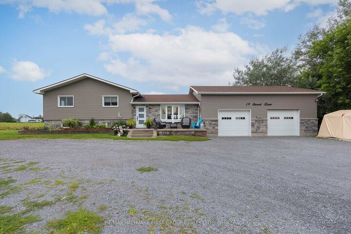 Property Photo:  19 Sunset Lane  ON K7L 4V3 