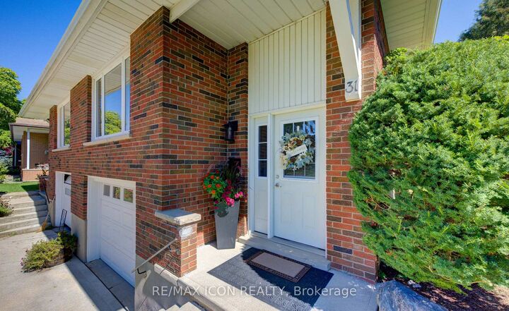 Property Photo:  31 Grosbeak Road  ON N3B 1V8 
