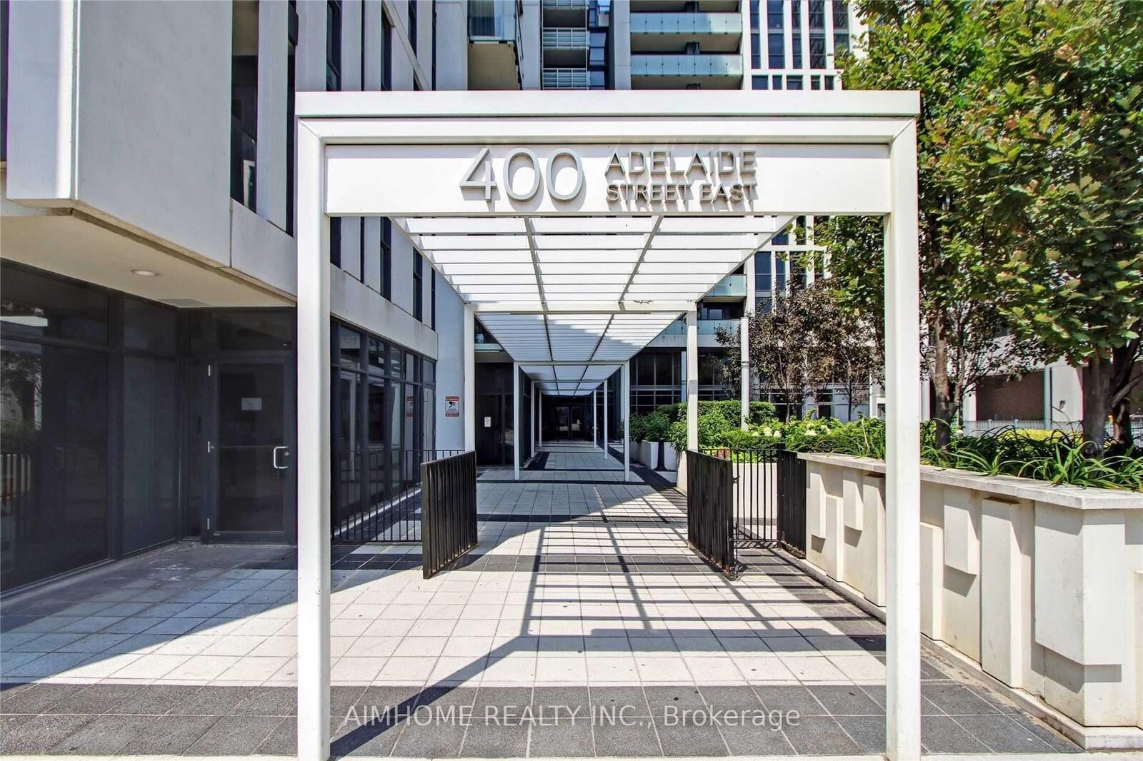 Property Photo:  400 Adelaide Street E 706  ON M5A 4S3 